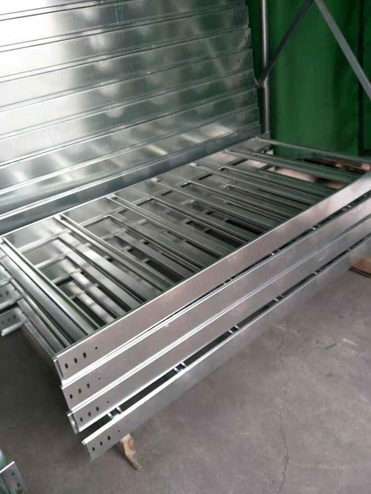 正常使用梯式橋架